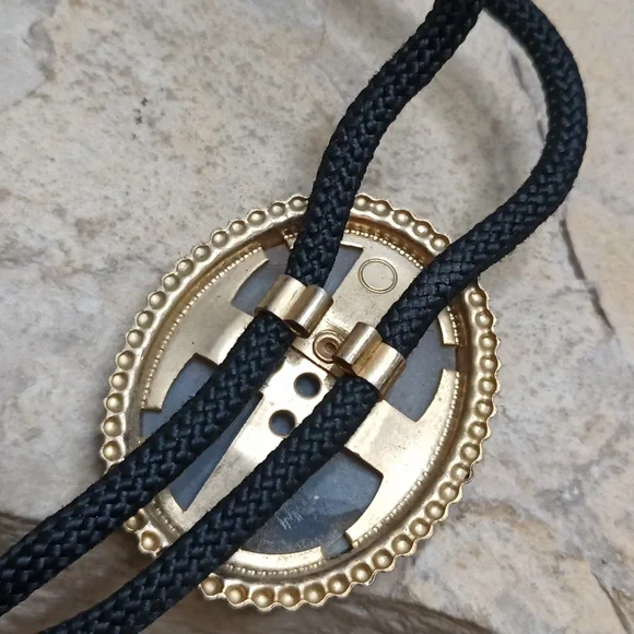 Vintage Bolo Necklace Gray Agate Natural Stone